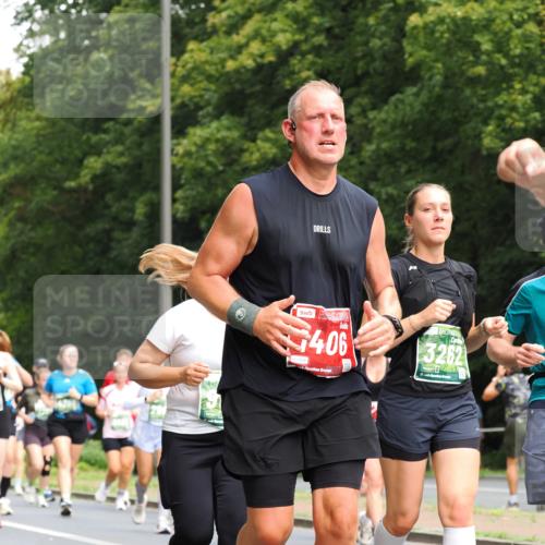 13.09.2026 - 21. swb-Marathon Bremen TobiasT http://msf.ph/oto/10287101 13.09.2026 12:20:23 Laufen 0516, 406, 3262 meine-sportfotos.de