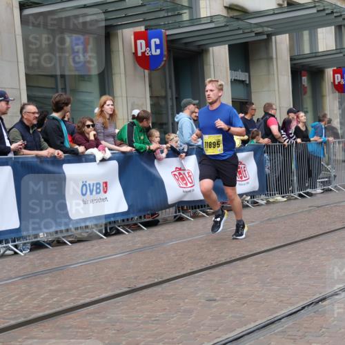 13.09.2026 - 21. swb-Marathon Bremen Strokosch-Dieckow http://msf.ph/oto/10287116 13.09.2026 10:42:11 Ziel 10312, 10358, 10632, 10775, 11375, 11630, 11779, 11895, 12281, 12395, 12525, 11895, 12426, 12468, 13585, 13621 meine-sportfotos.de