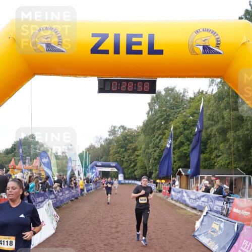 13.09.2026 - Airport Race Dennis Weichert http://msf.ph/oto/10287229 13.09.2026 10:29:32 Ziel 4110, 4111, 4118, 5038, 5259, 5269, 5348, 5436 meine-sportfotos.de