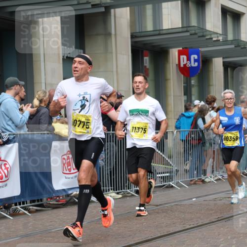 13.09.2026 - 21. swb-Marathon Bremen Strokosch-Dieckow http://msf.ph/oto/10287255 13.09.2026 10:42:25 Ziel 10235, 10312, 10816, 10988, 11779, 12281, 13580, 10358, 10632, 10775, 11375, 11630, 11895, 12395, 12426, 12525, 13585 meine-sportfotos.de