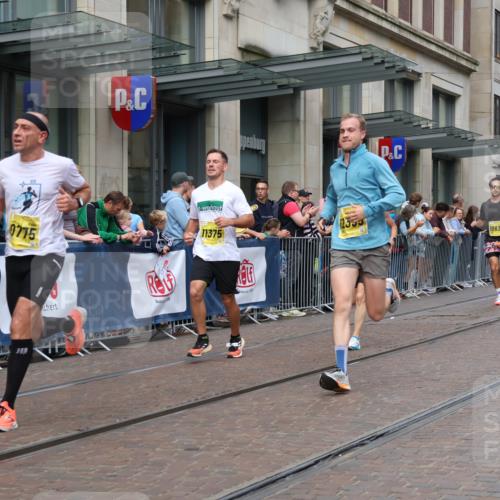 13.09.2026 - 21. swb-Marathon Bremen Strokosch-Dieckow http://msf.ph/oto/10287272 13.09.2026 10:42:25 Ziel 10235, 10312, 10816, 10988, 11779, 12281, 13580, 10358, 10632, 10775, 11375, 11630, 11895, 12395, 12426, 12525, 13585 meine-sportfotos.de