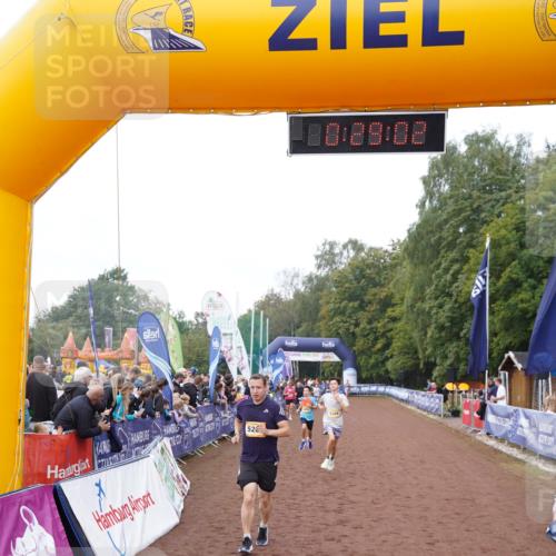 13.09.2026 - Airport Race Dennis Weichert http://msf.ph/oto/10287287 13.09.2026 10:29:35 Ziel 4110, 4111, 4118, 5038, 5269, 5348, 5436 meine-sportfotos.de