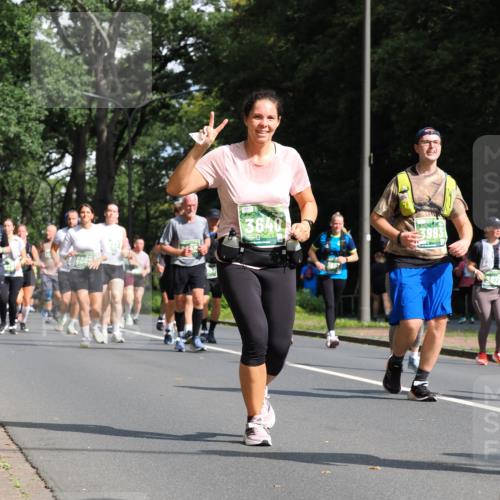 13.09.2026 - 21. swb-Marathon Bremen TobiasT http://msf.ph/oto/10287315 13.09.2026 12:21:18 Laufen 3640, 3993 meine-sportfotos.de