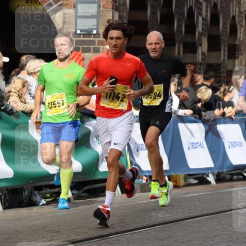 13.09.2026 - 21. swb-Marathon Bremen Strokosch-Dieckow http://msf.ph/oto/10287334 13.09.2026 10:38:15 Ziel 11083, 12538, 13535, 13507, 13553 meine-sportfotos.de