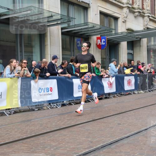13.09.2026 - 21. swb-Marathon Bremen Strokosch-Dieckow http://msf.ph/oto/10287349 13.09.2026 10:42:28 Ziel 10235, 10312, 10816, 10988, 11779, 12281, 13580, 10358, 10632, 10775, 11375, 11630, 11895, 12395, 12525, 13585 meine-sportfotos.de