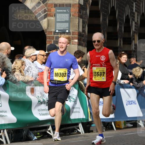 13.09.2026 - 21. swb-Marathon Bremen Strokosch-Dieckow http://msf.ph/oto/10287353 13.09.2026 10:38:16 Ziel 11083, 11142, 12538, 13535, 13584, 13507, 13553 meine-sportfotos.de