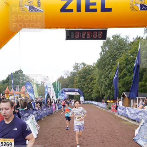 13.09.2026 - Airport Race Dennis Weichert http://msf.ph/oto/10287356 13.09.2026 10:29:37 Ziel 5038, 5247, 5269, 5348, 5436 meine-sportfotos.de