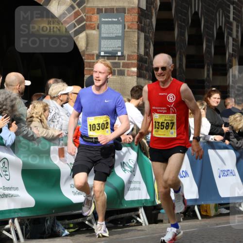 13.09.2026 - 21. swb-Marathon Bremen Strokosch-Dieckow http://msf.ph/oto/10287358 13.09.2026 10:38:16 Ziel 11083, 11142, 12538, 13535, 13584, 13507, 13553 meine-sportfotos.de