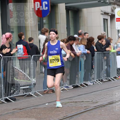 13.09.2026 - 21. swb-Marathon Bremen Strokosch-Dieckow http://msf.ph/oto/10287360 13.09.2026 10:42:29 Ziel 10235, 10312, 10816, 10988, 11779, 12281, 13580, 10358, 10632, 10775, 11375, 11630, 11895, 12395, 12525, 13585 meine-sportfotos.de