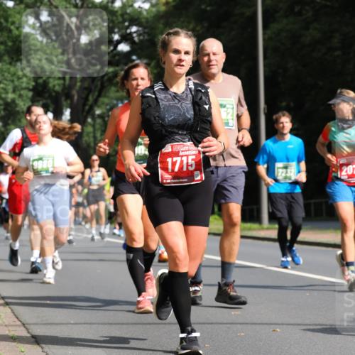 13.09.2026 - 21. swb-Marathon Bremen TobiasT http://msf.ph/oto/10287365 13.09.2026 12:21:30 Laufen 9980, 1715, 21, 7232, 207 meine-sportfotos.de