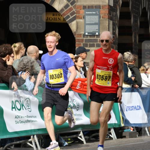13.09.2026 - 21. swb-Marathon Bremen Strokosch-Dieckow http://msf.ph/oto/10287384 13.09.2026 10:38:17 Ziel 11083, 11142, 12538, 13535, 13551, 13584, 13587, 13507 meine-sportfotos.de