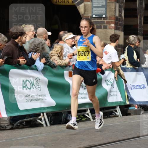 13.09.2026 - 21. swb-Marathon Bremen Strokosch-Dieckow http://msf.ph/oto/10287499 13.09.2026 10:38:38 Ziel 10302, 13553, 13559, 13636, 10926, 11127, 12370 meine-sportfotos.de