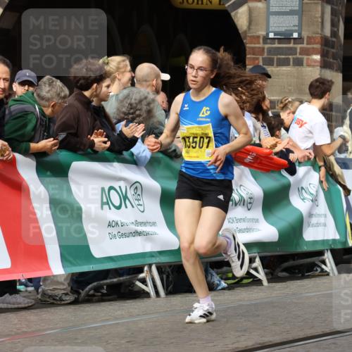 13.09.2026 - 21. swb-Marathon Bremen Strokosch-Dieckow http://msf.ph/oto/10287518 13.09.2026 10:38:38 Ziel 10302, 13553, 13559, 13636, 10926, 11127, 12370 meine-sportfotos.de