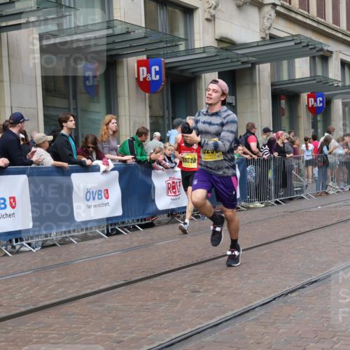 13.09.2026 - 21. swb-Marathon Bremen Strokosch-Dieckow http://msf.ph/oto/10287532 13.09.2026 10:42:48 Ziel 10336, 10988, 11042, 11143, 11265, 11442, 11632, 12053, 12469, 13523, 13580, 10235, 10312, 10358, 10632, 10775, 10816, 11779, 12281 meine-sportfotos.de