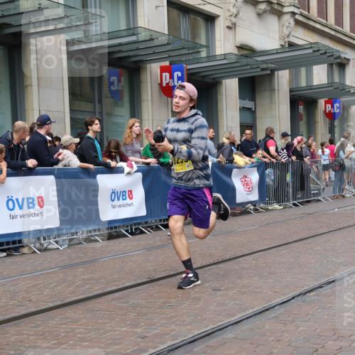 13.09.2026 - 21. swb-Marathon Bremen Strokosch-Dieckow http://msf.ph/oto/10287542 13.09.2026 10:42:48 Ziel 10336, 10988, 11042, 11143, 11265, 11442, 11632, 12053, 12469, 13523, 13580, 10235, 10312, 10358, 10632, 10775, 10816, 11779, 12281 meine-sportfotos.de