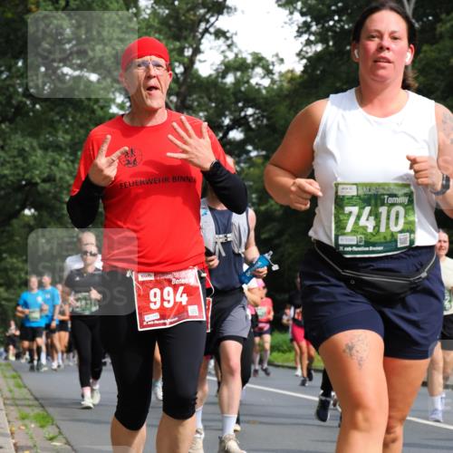 13.09.2026 - 21. swb-Marathon Bremen TobiasT http://msf.ph/oto/10287563 13.09.2026 12:22:07 Laufen 7410, 5390, 21, 25, 994, 1748, 21, 26 meine-sportfotos.de