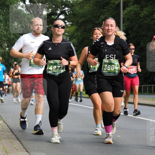 13.09.2026 - 21. swb-Marathon Bremen TobiasT http://msf.ph/oto/10287583 13.09.2026 12:22:11 Laufen 4932, 5091, 125, 3604, 5090, 21, 2017 meine-sportfotos.de