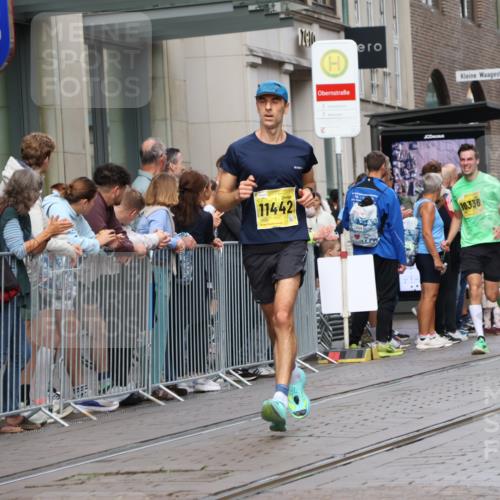 13.09.2026 - 21. swb-Marathon Bremen Strokosch-Dieckow http://msf.ph/oto/10287593 13.09.2026 10:42:56 Ziel 10336, 10346, 10456, 10618, 11042, 11143, 11265, 11442, 11632, 12053, 12406, 12469, 13523, 10235, 10312, 10816, 10988, 11779, 12281, 13580 meine-sportfotos.de