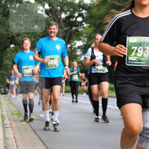 13.09.2026 - 21. swb-Marathon Bremen TobiasT http://msf.ph/oto/10287611 13.09.2026 12:22:19 Laufen 9910, 7958, 7931, 6066, 21, 26 meine-sportfotos.de