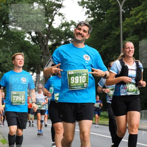 13.09.2026 - 21. swb-Marathon Bremen TobiasT http://msf.ph/oto/10287626 13.09.2026 12:22:21 Laufen 7958, 9910, 21, 606 meine-sportfotos.de