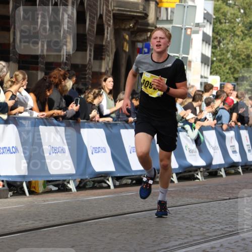 13.09.2026 - 21. swb-Marathon Bremen Strokosch-Dieckow http://msf.ph/oto/10287660 13.09.2026 10:39:01 Ziel 10441, 11127, 12370, 13539, 11227, 11454, 12003, 13641 meine-sportfotos.de