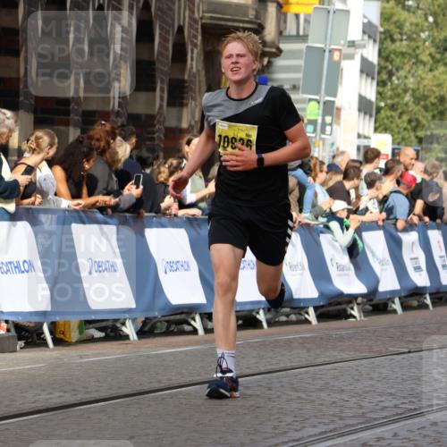 13.09.2026 - 21. swb-Marathon Bremen Strokosch-Dieckow http://msf.ph/oto/10287680 13.09.2026 10:39:01 Ziel 10441, 11127, 12370, 13539, 11227, 11454, 12003, 13641 meine-sportfotos.de
