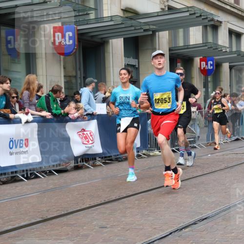 13.09.2026 - 21. swb-Marathon Bremen Strokosch-Dieckow http://msf.ph/oto/10287683 13.09.2026 10:43:04 Ziel 10328, 10346, 10456, 10618, 11143, 11468, 11607, 11632, 11826, 12406, 12469, 13523, 10235, 10336, 10816, 10988, 11042, 11143, 11265, 11442, 12053, 13523, 13580 meine-sportfotos.de