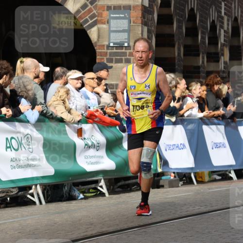 13.09.2026 - 21. swb-Marathon Bremen Strokosch-Dieckow http://msf.ph/oto/10287692 13.09.2026 10:39:08 Ziel 10926, 11127, 12370, 11227, 11454, 13556, 13641 meine-sportfotos.de
