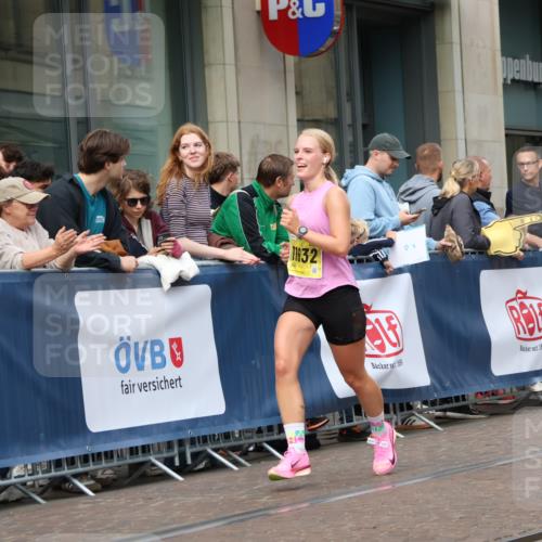 13.09.2026 - 21. swb-Marathon Bremen Strokosch-Dieckow http://msf.ph/oto/10287725 13.09.2026 10:43:10 Ziel 10328, 10346, 10456, 10618, 10742, 11468, 11607, 11826, 12406, 13509, 10235, 10336, 10988, 11042, 11143, 11265, 11442, 11632, 12053, 12469, 13523, 13580 meine-sportfotos.de