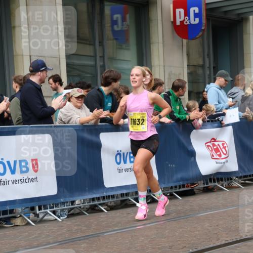 13.09.2026 - 21. swb-Marathon Bremen Strokosch-Dieckow http://msf.ph/oto/10287730 13.09.2026 10:43:10 Ziel 10328, 10346, 10456, 10618, 10742, 11468, 11607, 11826, 12406, 13509, 10235, 10336, 10988, 11042, 11143, 11265, 11442, 11632, 12053, 12469, 13523, 13580 meine-sportfotos.de
