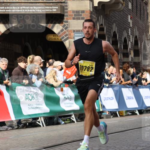 13.09.2026 - 21. swb-Marathon Bremen Strokosch-Dieckow http://msf.ph/oto/10287739 13.09.2026 10:39:11 Ziel 10782, 10926, 11127, 11338, 12370, 11227, 13556, 13641 meine-sportfotos.de