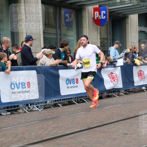 13.09.2026 - 21. swb-Marathon Bremen Strokosch-Dieckow http://msf.ph/oto/10287759 13.09.2026 10:43:12 Ziel 10328, 10346, 10456, 10618, 10742, 11468, 11607, 11826, 12406, 13509, 10336, 10988, 11042, 11143, 11265, 11442, 11632, 12053, 12469, 13523, 13580 meine-sportfotos.de