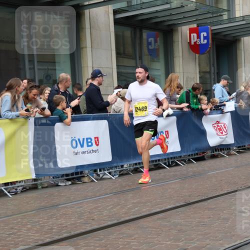 13.09.2026 - 21. swb-Marathon Bremen Strokosch-Dieckow http://msf.ph/oto/10287764 13.09.2026 10:43:12 Ziel 10328, 10346, 10456, 10618, 10742, 11468, 11607, 11826, 12406, 13509, 10336, 10988, 11042, 11143, 11265, 11442, 11632, 12053, 12469, 13523, 13580 meine-sportfotos.de