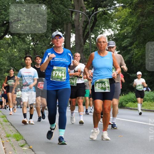 13.09.2026 - 21. swb-Marathon Bremen TobiasT http://msf.ph/oto/10287780 13.09.2026 12:23:04 Laufen 21, 2939, 5095, 42, 5, 37, 9744, 2746, 9648, 8687 meine-sportfotos.de