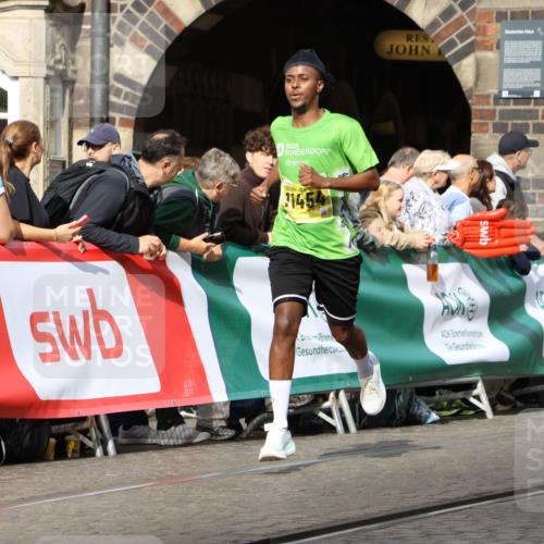 13.09.2026 - 21. swb-Marathon Bremen Strokosch-Dieckow http://msf.ph/oto/10287844 13.09.2026 10:39:19 Ziel 10782, 10926, 11127, 11338, 12003, 11713, 12404, 13513, 13556 meine-sportfotos.de