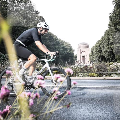 13.09.2026 - Stadtparktriathlon H.Heesch http://msf.ph/oto/10287864 13.09.2026 11:25:44 Radfahren 603, 801, 810 meine-sportfotos.de