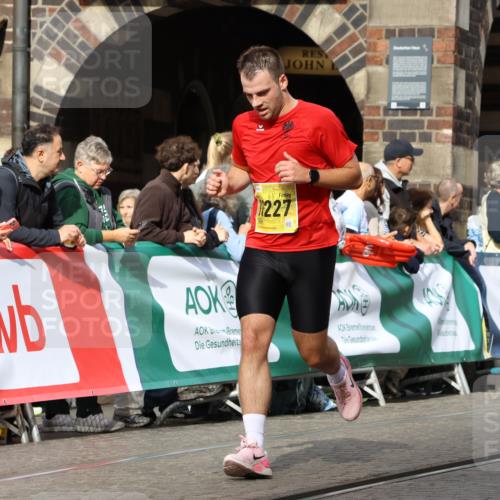 13.09.2026 - 21. swb-Marathon Bremen Strokosch-Dieckow http://msf.ph/oto/10287914 13.09.2026 10:39:26 Ziel 10782, 11227, 11338, 11454, 12003, 13641, 11713, 12404, 13513, 13642 meine-sportfotos.de