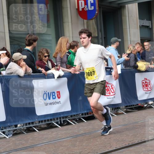 13.09.2026 - 21. swb-Marathon Bremen Strokosch-Dieckow http://msf.ph/oto/10287981 13.09.2026 10:43:31 Ziel 10337, 10742, 11019, 11208, 11312, 11447, 11614, 11930, 11948, 12250, 12253, 12436, 12559, 13509, 10328, 10346, 10456, 10618, 10742, 11468, 11607, 11632, 11826, 12406, 12469 meine-sportfotos.de