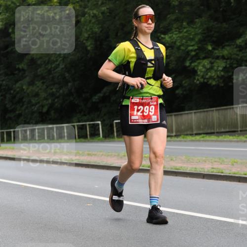 13.09.2026 - 21. swb-Marathon Bremen TobiasT http://msf.ph/oto/10287994 13.09.2026 12:23:45 Laufen 1299, 0182, 21 meine-sportfotos.de