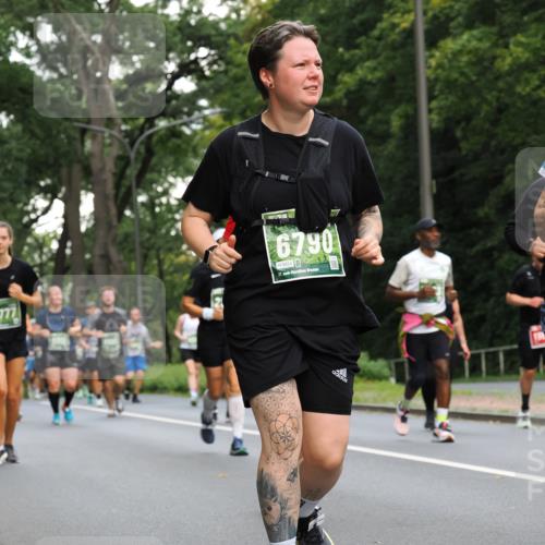 13.09.2026 - 21. swb-Marathon Bremen TobiasT http://msf.ph/oto/10288004 13.09.2026 12:23:48 Laufen 777, 6790, 5024, 13, 21, 026 meine-sportfotos.de