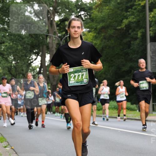 13.09.2026 - 21. swb-Marathon Bremen TobiasT http://msf.ph/oto/10288015 13.09.2026 12:23:53 Laufen 8145, 2777, 8753, 21, 6660 meine-sportfotos.de
