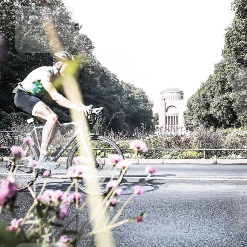 13.09.2026 - Stadtparktriathlon H.Heesch http://msf.ph/oto/10288034 13.09.2026 11:27:10 Radfahren 595, 600, 726 meine-sportfotos.de