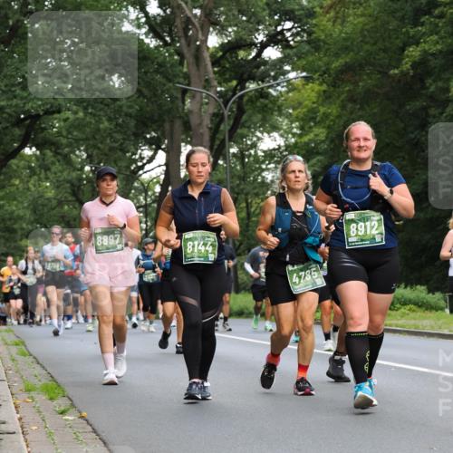 13.09.2026 - 21. swb-Marathon Bremen TobiasT http://msf.ph/oto/10288050 13.09.2026 12:23:56 Laufen 12758, 8897, 8144, 4785, 8912 meine-sportfotos.de