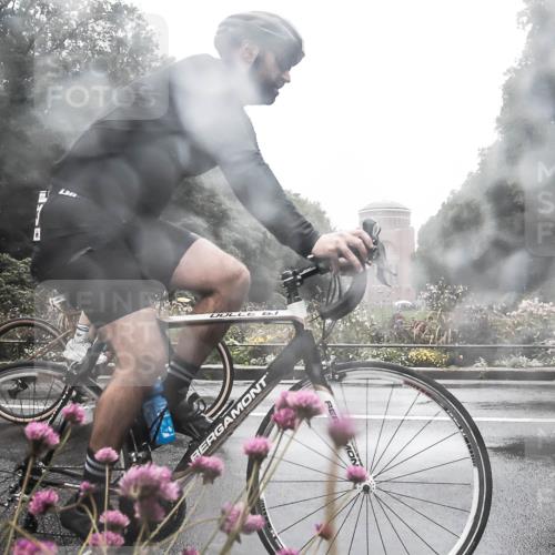 13.09.2026 - Stadtparktriathlon H.Heesch http://msf.ph/oto/10288086 13.09.2026 12:41:43 Radfahren 1058, 1085, 1094, 1243, 1249, 1264 meine-sportfotos.de