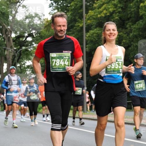 13.09.2026 - 21. swb-Marathon Bremen TobiasT http://msf.ph/oto/10288088 13.09.2026 12:24:04 Laufen 7844, 21, 953, 21, 6361 meine-sportfotos.de
