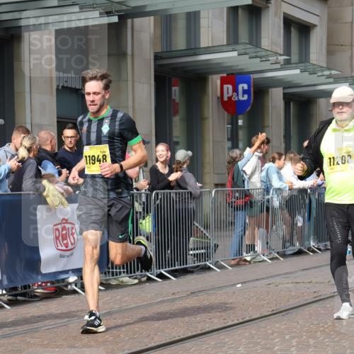 13.09.2026 - 21. swb-Marathon Bremen Strokosch-Dieckow http://msf.ph/oto/10288169 13.09.2026 10:43:45 Ziel 10337, 10342, 11019, 11108, 11208, 11312, 11447, 11614, 11644, 11758, 11930, 12436, 12559, 13538, 10328, 10618, 10742, 11019, 11468, 11607, 11826, 11948, 12250, 12253, 13509 meine-sportfotos.de
