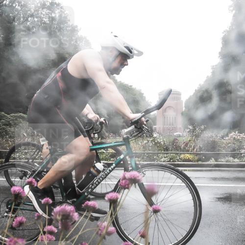 13.09.2026 - Stadtparktriathlon H.Heesch http://msf.ph/oto/10288224 13.09.2026 12:42:55 Radfahren 1025, 1031, 1239, 1306 meine-sportfotos.de