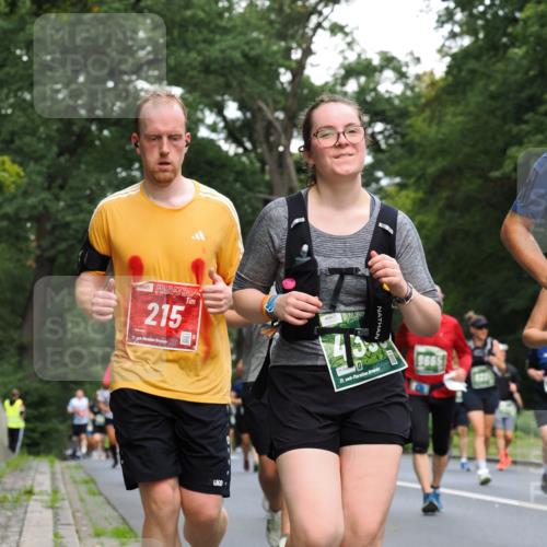 13.09.2026 - 21. swb-Marathon Bremen TobiasT http://msf.ph/oto/10288238 13.09.2026 12:24:18 Laufen 215, 2, 26, 464, 2028, 21, 20, 9665 meine-sportfotos.de