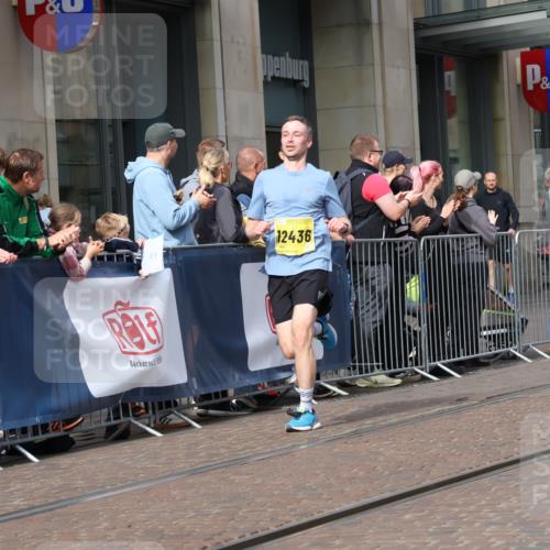 13.09.2026 - 21. swb-Marathon Bremen Strokosch-Dieckow http://msf.ph/oto/10288239 13.09.2026 10:43:49 Ziel 10337, 10342, 11108, 11208, 11312, 11447, 11614, 11644, 11758, 11930, 12436, 12559, 13538, 10328, 10337, 10742, 11019, 11208, 11468, 11607, 11826, 11948, 12250, 12253, 13509 meine-sportfotos.de