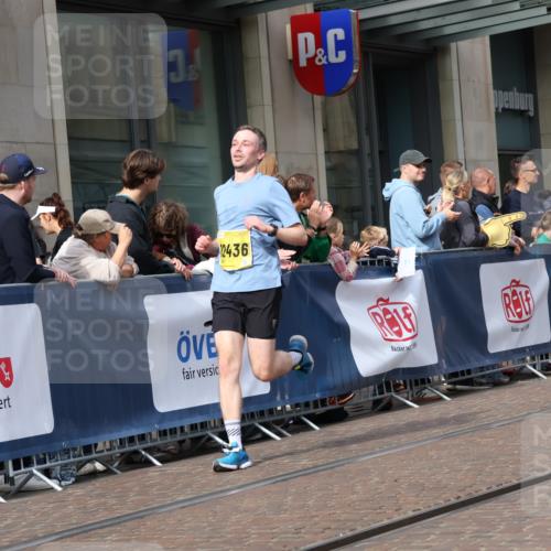 13.09.2026 - 21. swb-Marathon Bremen Strokosch-Dieckow http://msf.ph/oto/10288253 13.09.2026 10:43:50 Ziel 10342, 11108, 11148, 11312, 11447, 11614, 11644, 11758, 11930, 12436, 12559, 13538, 10328, 10337, 10742, 11019, 11208, 11607, 11948, 12250, 12253, 12436, 13509 meine-sportfotos.de